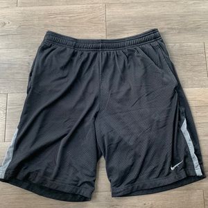 Mens Nike Shorts Black - Size Medium